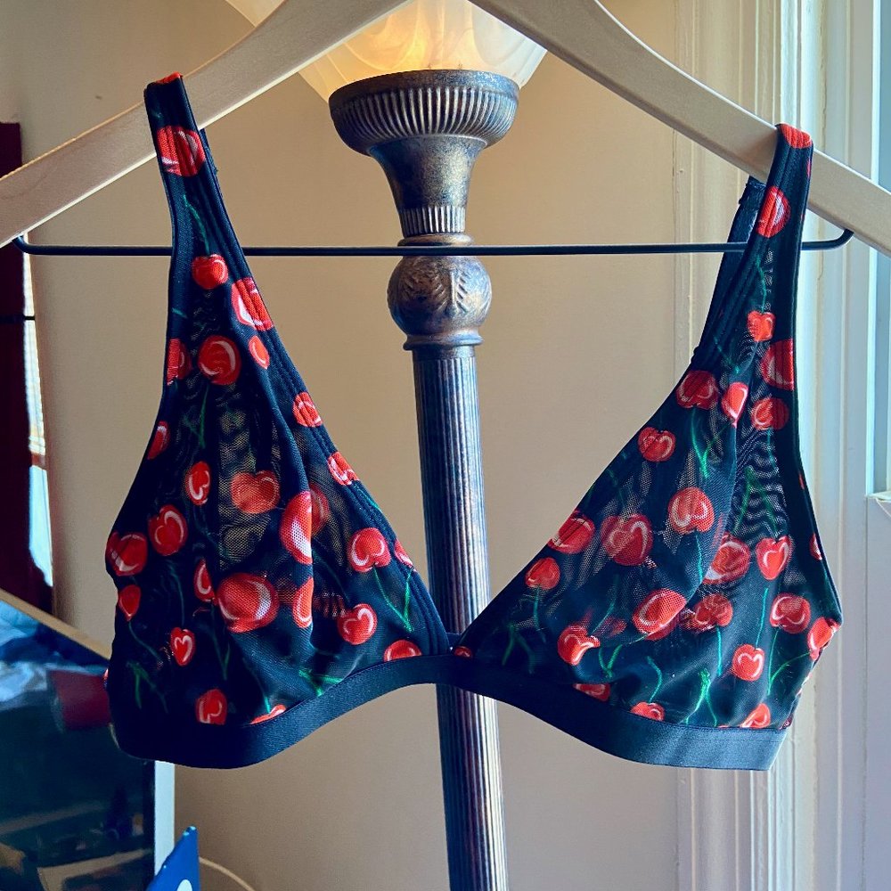 Parade Plunge Bralette*